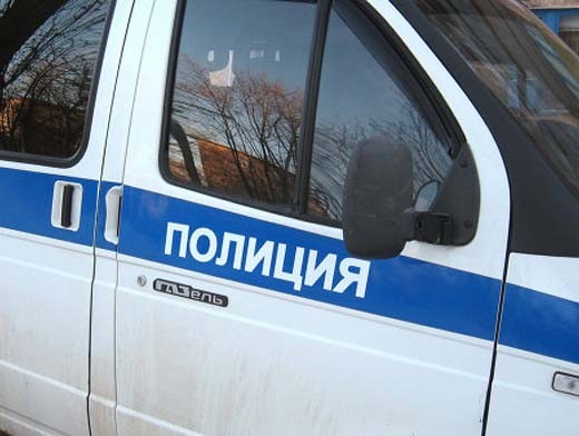 Между контейнерами для мусора найдена новорожденная девочка