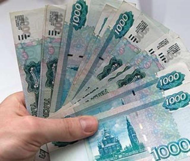 Почти миллион похитила продавец хозяйственных товаров
