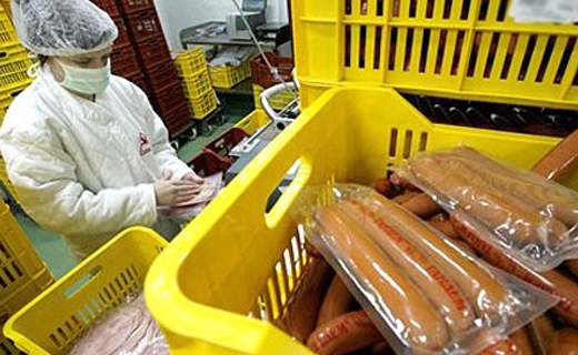 Более 100 кг колбасы из Италии сожгли в санитарной печи