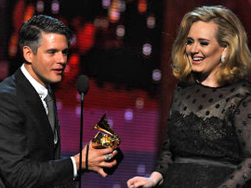 В время вручения Grammy украинский журналист чуть не получил статуэтку вместо американской певицы