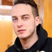 Участника «Дома-2» обвинили в нетрадиционной сексуальной ориентации
