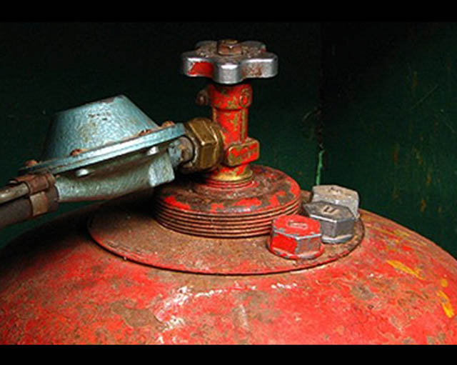 Взрыв газового баллона в Киеве. Есть жертвы