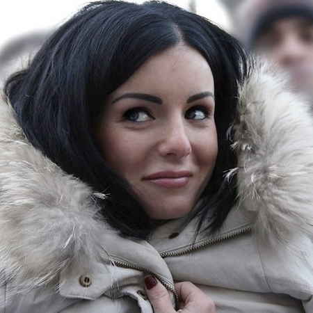 Полуголая Юлия Волкова зажигала на одного из ресторанов