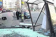Автомобиль влетел на автобусную остановку. Есть пострадавшие
