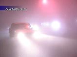 Две машины ушли под землю в Петербурге