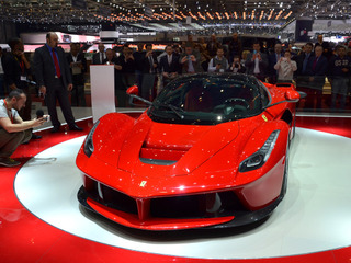Количество заказов на LaFerrari превысило производственный план вдвое