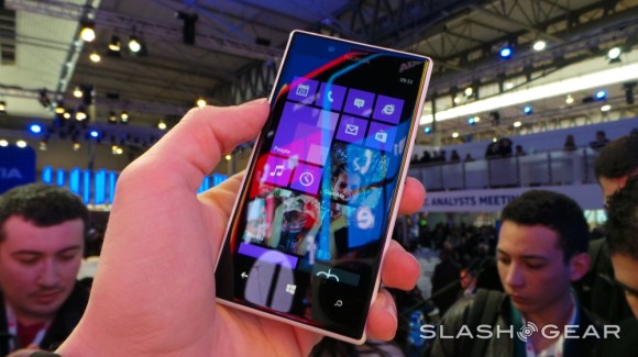 В следующем месяце ждем Nokia Lumia 928