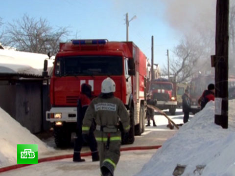 Пьяный дедушка изрубил внука топором и подорвался на бомбе