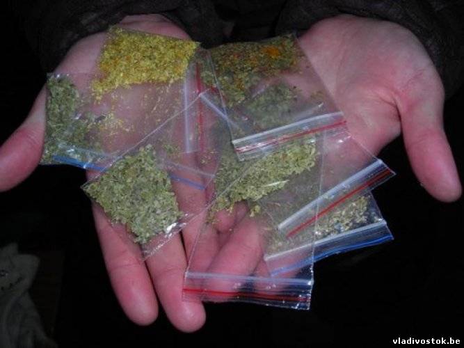 Школьник выпрыгнул из окна после курительных смесей
