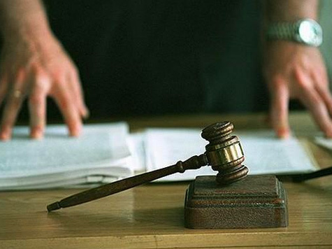 Пожилая женщина избила полицейского в Тульской области