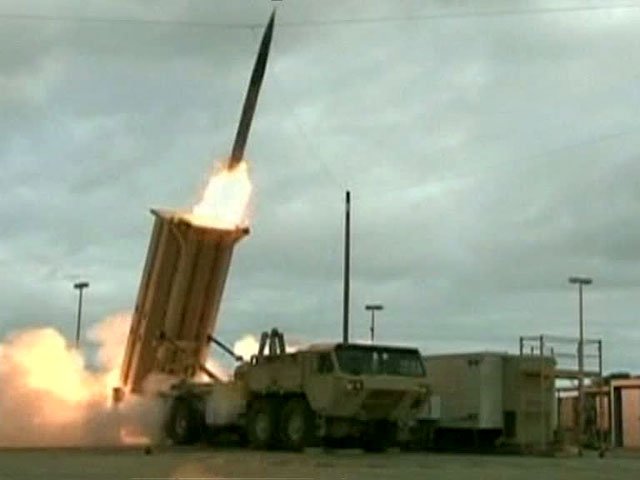 Северная Корея установила на стартовую площадку вторую ракету