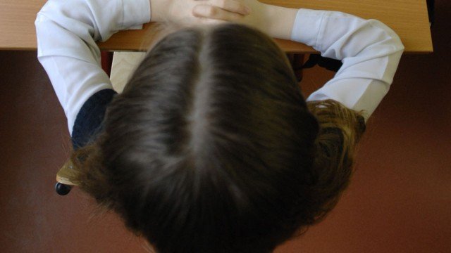 Школьница искусала педофила и обратила его в бегство