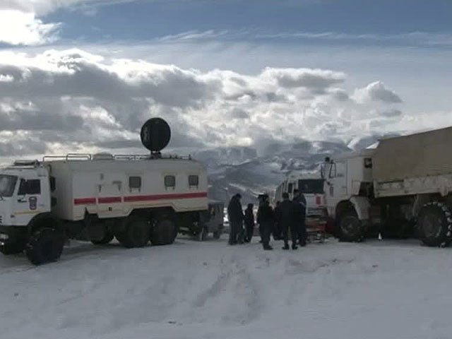 Три человека стали жертвой лавины в Хабаровске