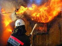 Пожар двух частых домовладений унес жизнь одного хозяина.