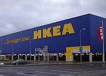 Людей эвакуировали при угрозе взрыва.
