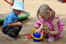 Почти 2,5 года мать искала своих детей.