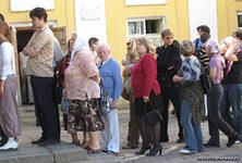 Новый паспорт гражданину обязаны выдать за десять дней.