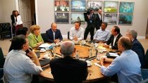 «Восьмерка» превратилась в «семерку плюс Россия».