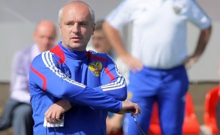 Футболистам нужно сыграть и за себя, и за Россию.