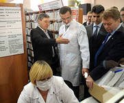 Стараются, модернизируют, а пациенты ходят в платные центры.