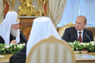 Глубочайшую озабоченность о военных действиях выразил Патриарх Кирилл.