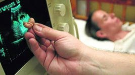 Законопроект: штраф медработникам за обман женщин.