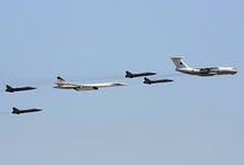 Российские Ракетоносцы приземлились в аэропорту Венесуэ ...